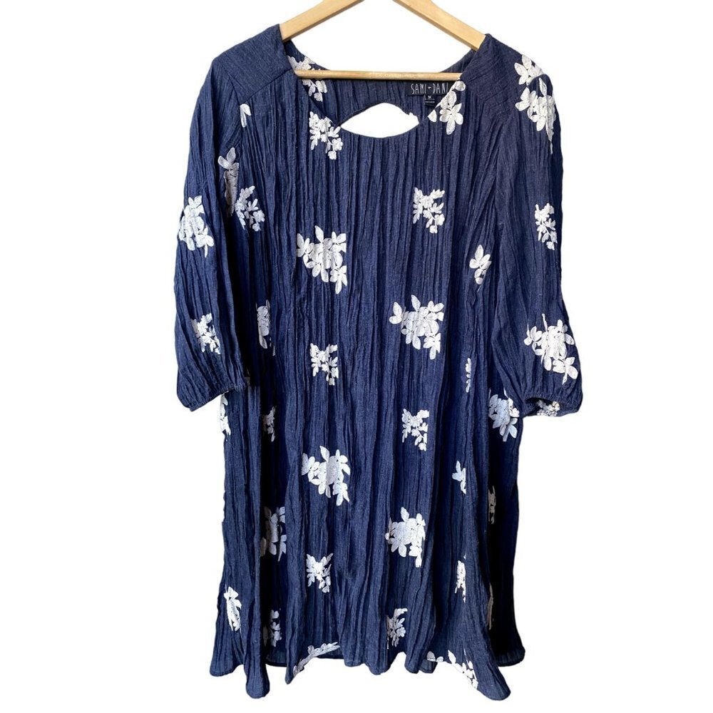 Sami and Dani Floral Embroidered Size 1X Blue  3/4 Sleeves‎ Mini Dress - Picture 3 of 10